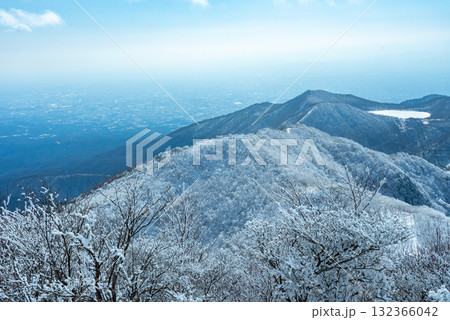 雪化粧の赤城山03 雪化粧の赤城山03 132366042