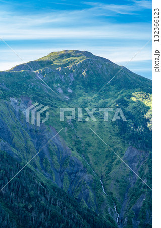 薊畑分岐から見る上河内岳（聖岳大崩落地）　南アルプス聖岳と兎岳登山 132366123