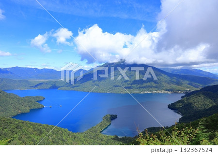 半月山展望台から見た、中禅寺湖 132367524