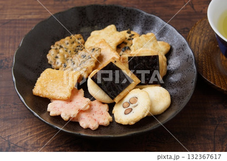 おかき　焼き菓子 132367617