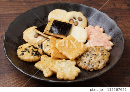 おかき　焼き菓子 132367621
