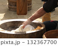 年末の餅つき 132367700
