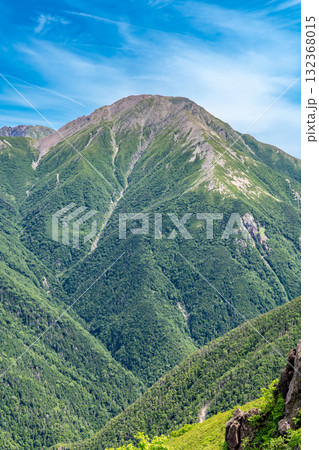 前聖岳から見る赤石岳　南アルプス聖岳と兎岳登山 132368015
