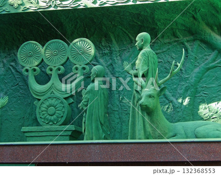 歴史を感じる仏像 132368553