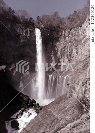 古写真　1956年　日光の華厳滝 132369126