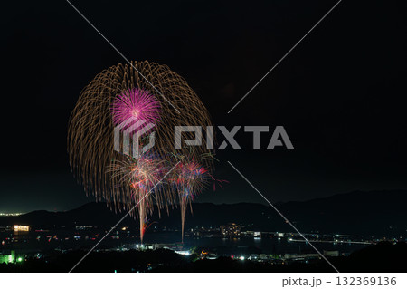 浜松市の三ヶ日花火大会の風景(静岡県) 132369136
