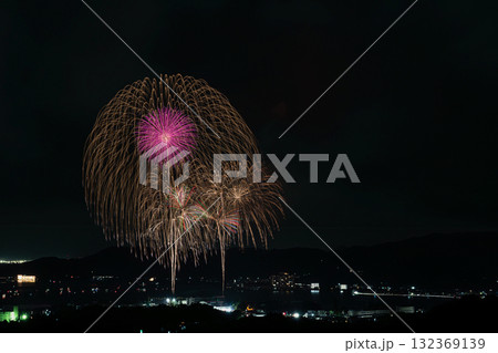 浜松市の三ヶ日花火大会の風景(静岡県) 132369139