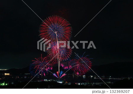 浜松市の三ヶ日花火大会の風景(静岡県) 132369207