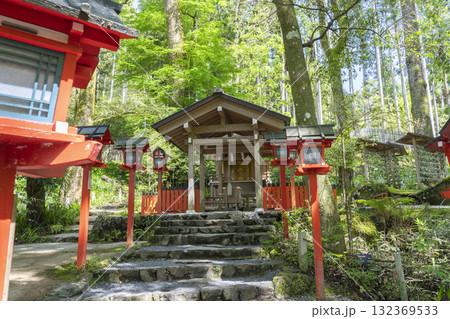 新緑の京都　貴船神社結社（中宮）　本殿 132369533