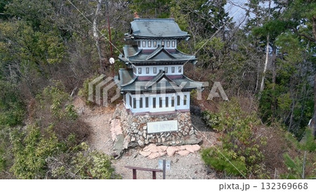 美濃国守護・土岐氏の「大桑城」(おおがじょう)上空より 美濃国守護・土岐氏の「大桑城」(おおがじょう)上空より 132369668