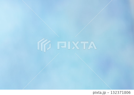 淡い青と紫のぼかし背景 132371806