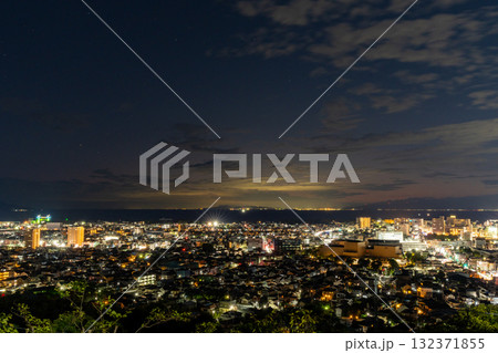 【静岡県】香貫山から眺める沼津市の夜景 【静岡県】香貫山から眺める沼津市の夜景 132371855