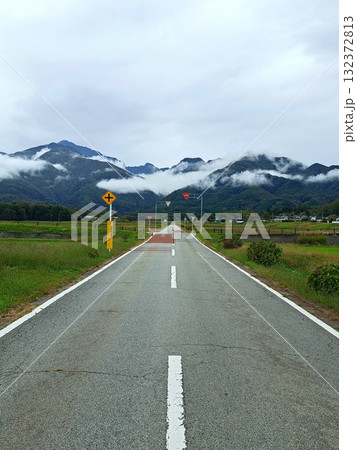 真っ直ぐな道 真っ直ぐな道 132372813
