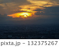 都心の夕暮れ 132375267