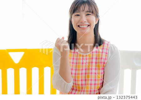 保育士　女性 132375443