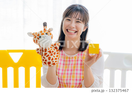 保育士　女性 132375467