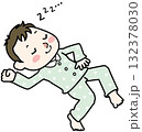 スヤスヤ眠るパジャマ姿の男の子 132378030