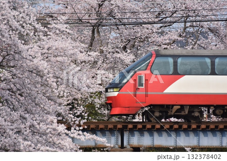 犬山線桜満開の郷瀬川 1200系パノラマスーパー 犬山線桜満開の郷瀬川 1200系パノラマスーパー 132378402