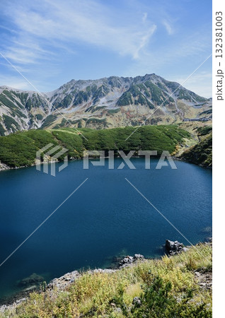 室堂のみくりが池と立山 室堂のみくりが池と立山 132381003