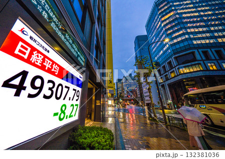 日本の東京都市景観最高値更新東証株価指数3266.43。日経平均株価4万9307円…/終値=22日 日本の東京都市景観最高値更新東証株価指数3266.43。日経平均株価4万9307円…/終値=22日 132381036