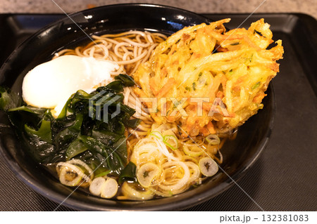 立ち食い蕎麦屋の美味しい天玉蕎麦 132381083