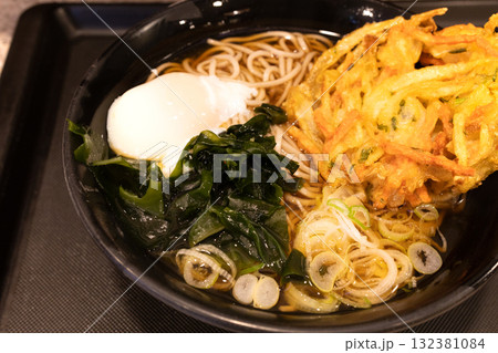 立ち食い蕎麦屋の美味しい天玉蕎麦 132381084