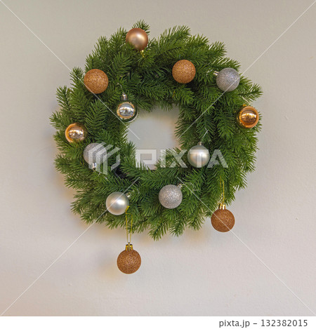 Christmas Wreath Wall Christmas Wreath Wall 132382015