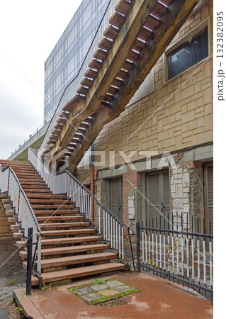 Floating External Stairway 132382095