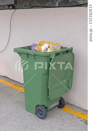 Green Plastic Wheelie Bin Green Plastic Wheelie Bin 132382613