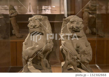 伝統と歴史を感じる石の彫刻 132382668