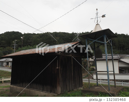 山間の集落を見守る火の見櫓（20251022064734） 132385468