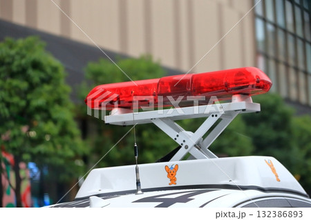 パトロールカー（昇降式パトランプ） 132386893