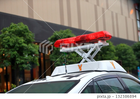 パトロールカー（昇降式パトランプ） 132386894