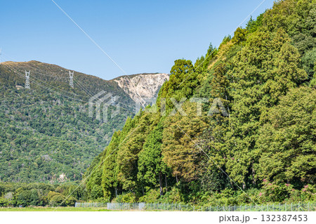 秋の里山風景 滋賀県高島市マキノ町 秋の里山風景 滋賀県高島市マキノ町 132387453