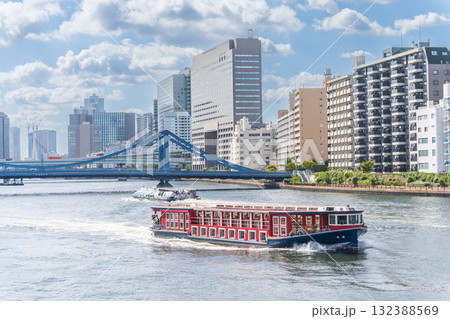 「東京都」深川付近の隅田川の風景　江東区 132388569