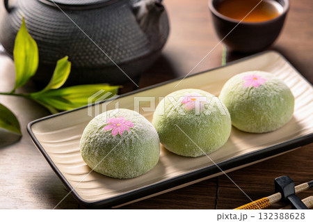 手作りの和菓子 132388628