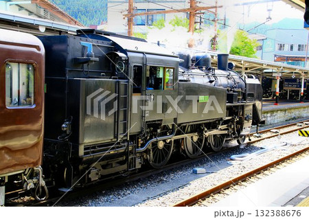 初夏の日光へようこそ… 登り勾配を駆け上がり東武日光駅に到着した『SL大樹ふたら』 初夏の日光へようこそ… 登り勾配を駆け上がり東武日光駅に到着した『SL大樹ふたら』 132388676