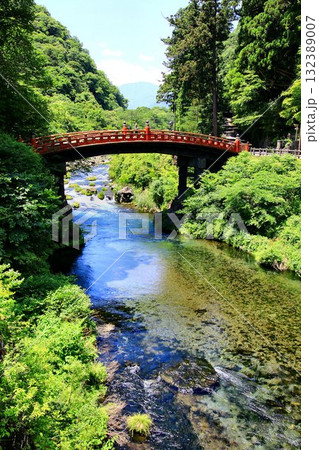 初夏・日光の清流… 水量豊かな大谷川と神橋・二荒山神社 132389007