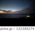 佐渡島の朝焼けと金星 132389274