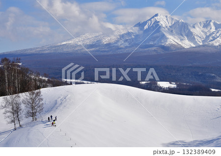 2月ほしかぜの丘スノーシュートレッキングと斜里岳 132389409