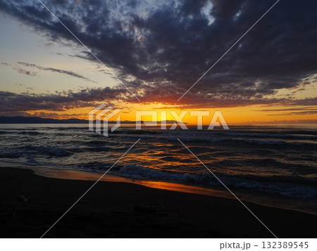 北海道の絶景 石狩浜夕焼け 132389545