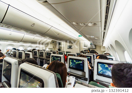 飛行機内イメージ フライト 台北行 飛行機内イメージ フライト 台北行 132391412