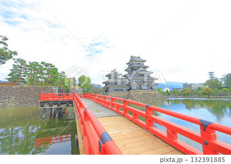 長野県松本市、国宝松本城の風景 長野県松本市、国宝松本城の風景 132391885