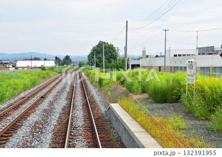 JR北海道石北本線緋牛内駅から愛し野駅間の風景(2023年夏) 132391955