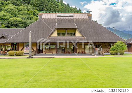 かわねの道の駅　フォーレなかかわね茶茗舘（川根茶を楽しむ体験でお茶の魅力を発見） 132392129