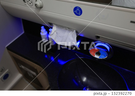 便所 手洗い 手水所 132392270