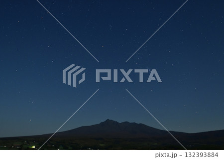 10月ほしかぜの丘の夜空 132393884