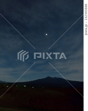 10月ほしかぜの丘の夜空 132393886