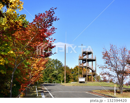 10月の宇宙展望台の景観 132394420