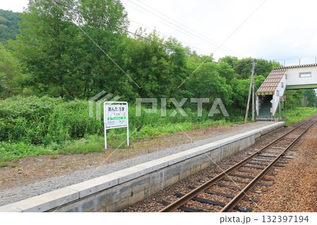 JR北海道石北本線上川駅から中愛別駅間の風景(2023年夏) JR北海道石北本線上川駅から中愛別駅間の風景(2023年夏) 132397194